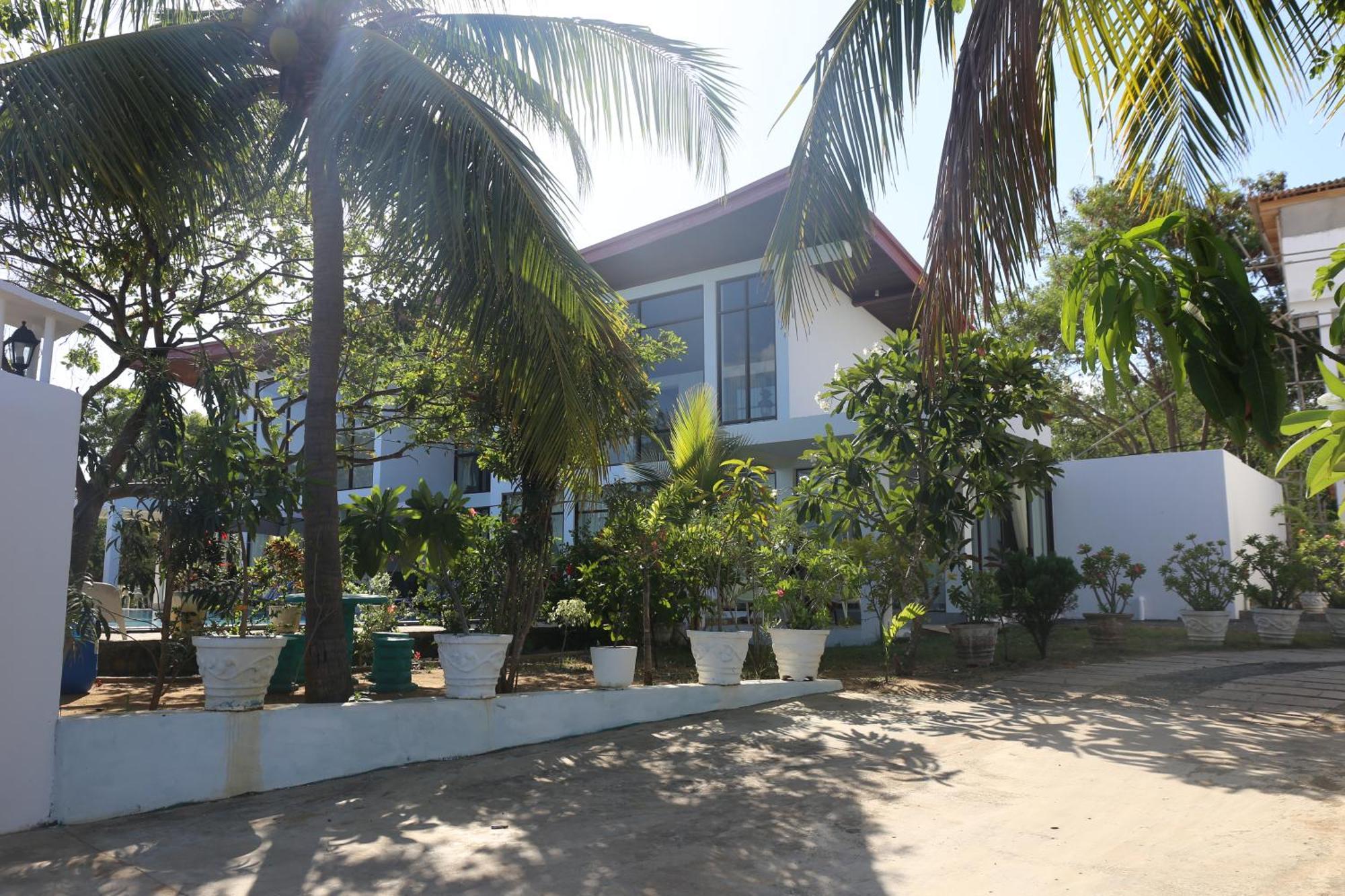 Amanda Beach Resort Passikudah Exterior photo